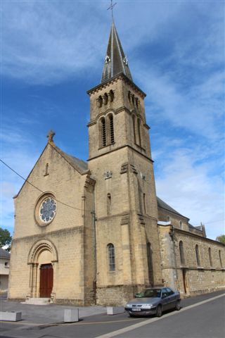 L'église de Maubert vue de face